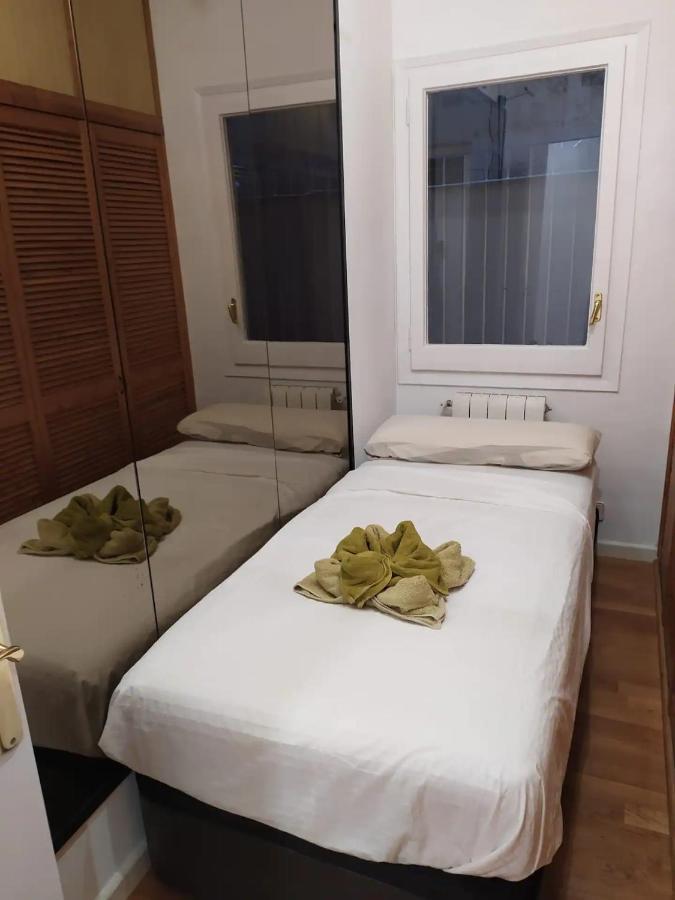 Rooms Arago Барселона Екстер'єр фото