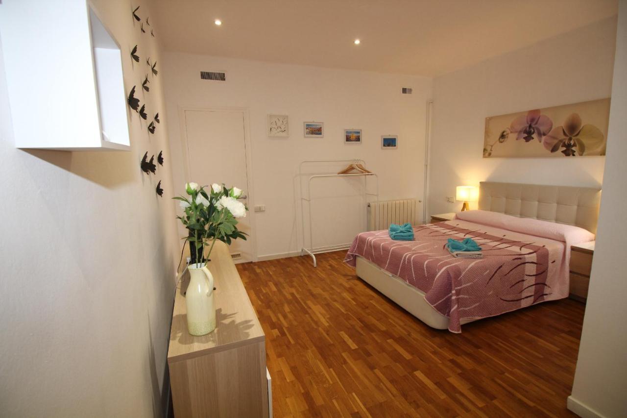 Rooms Arago Барселона Екстер'єр фото