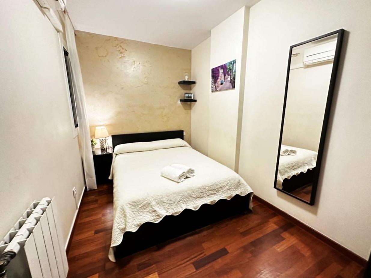 Rooms Arago Барселона Екстер'єр фото